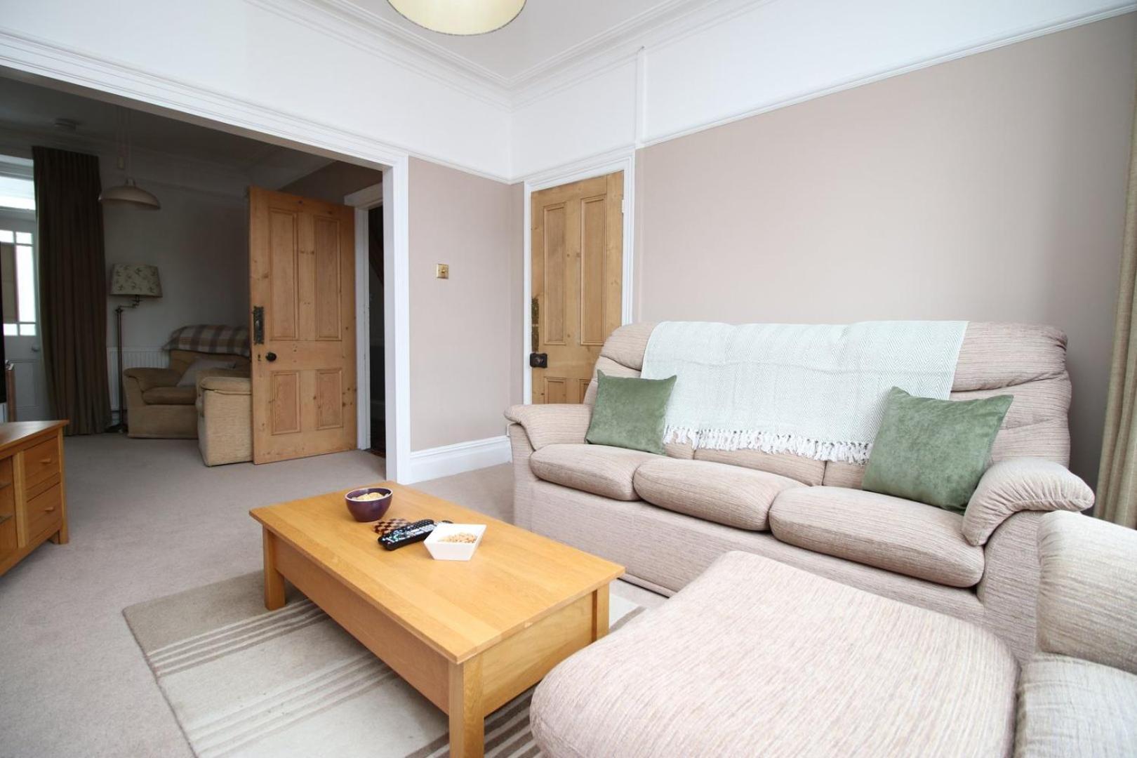Quiet And Spacious 3 Bedroom Cardiff Exteriör bild
